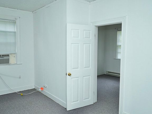 4th image of 2321 Fontaine Ave APT B