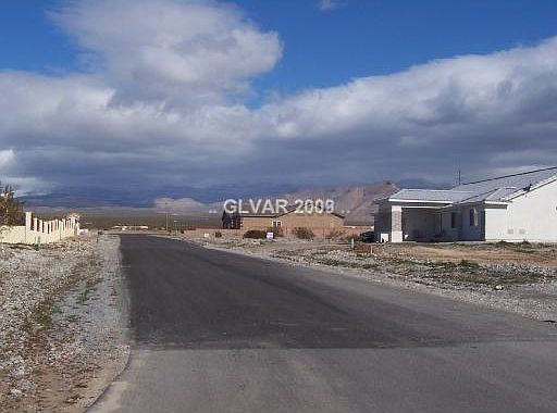 5th image of 2091 S Saginaw