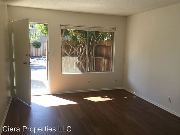 2nd image of 3940 Via Lucero APT 06