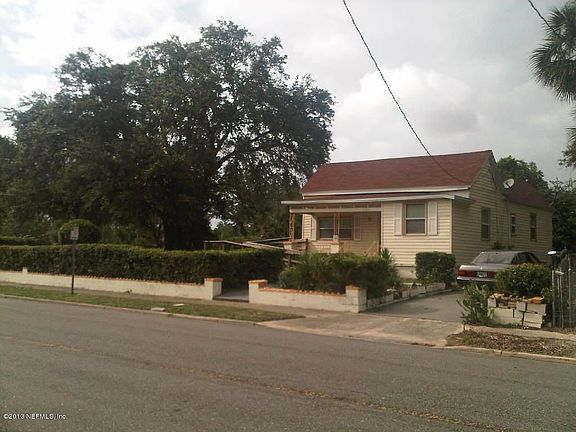 2nd image of 1111 Albert St