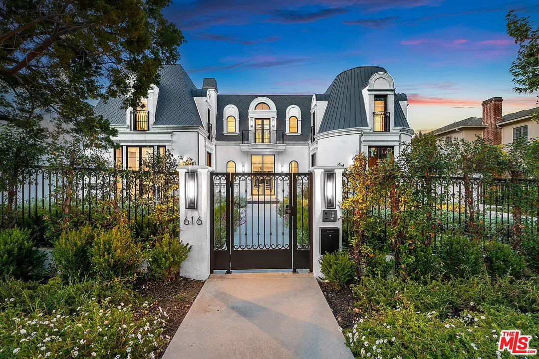 8 bed, 12.0 bath, 14263 sqft, $119,000 — Photo 1