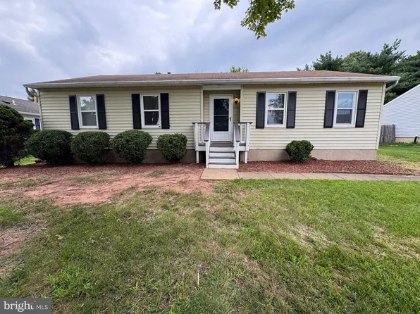 9438 Waterford Dr, Manassas, VA 20110