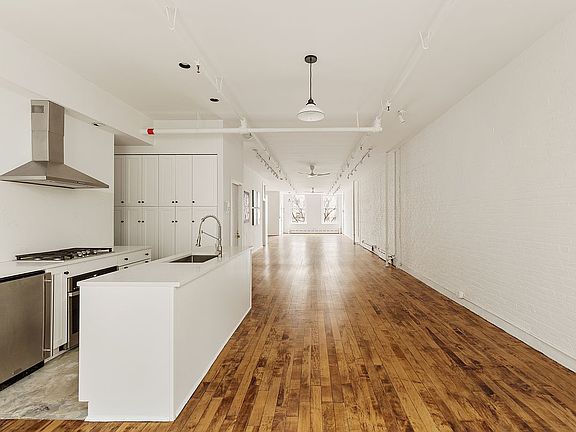 3rd image of 451 W Broadway Unit 4N