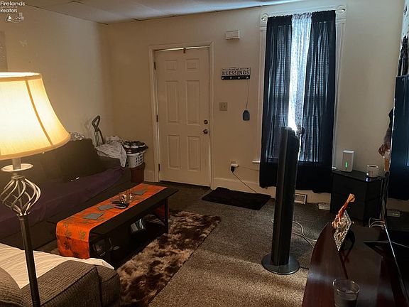 2nd image of 324 Camp St