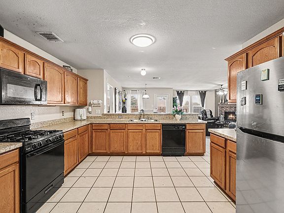 5th image of 3608 Dove Ln