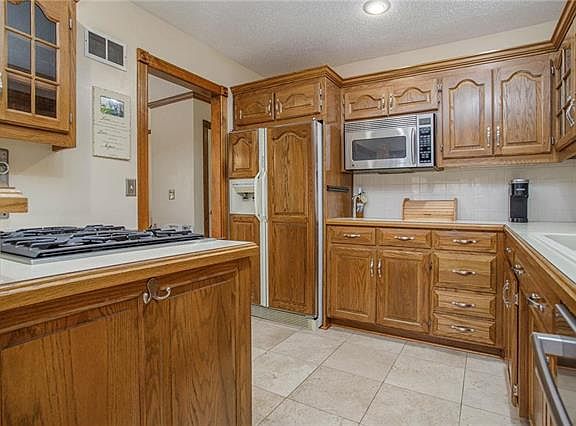 4th image of 1935 S Leslie Dr