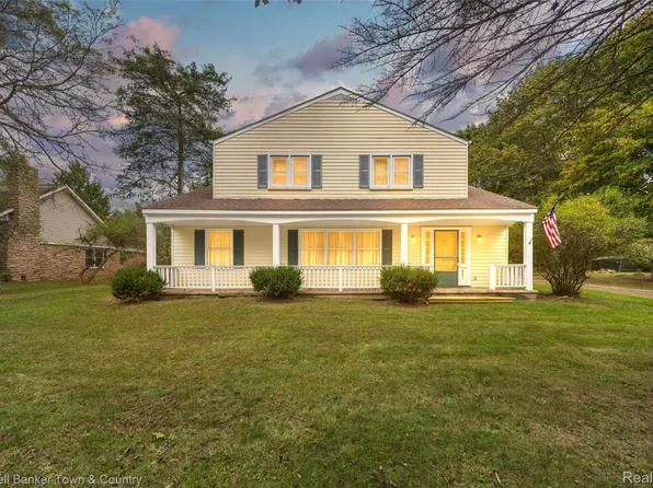 6461 Winans Lake Rd, Brighton, MI 48116