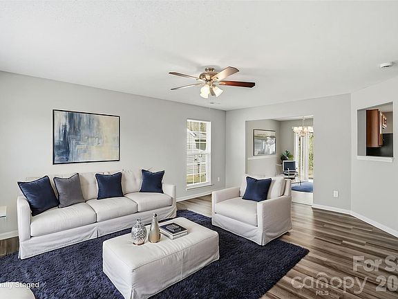 4th image of 836 Almora Dr