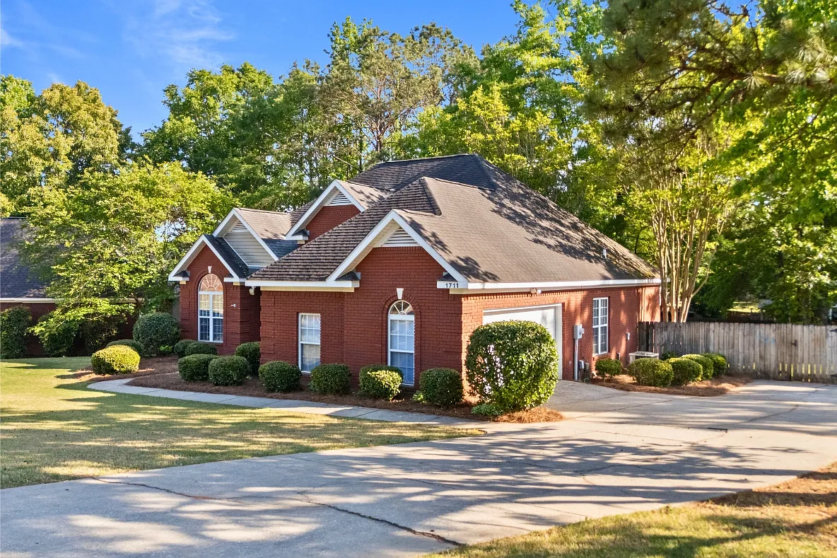 Building Photo - 1711 Piedmont Dr