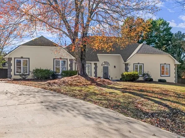 190 Glenclairn Ct, Roswell, GA 30076