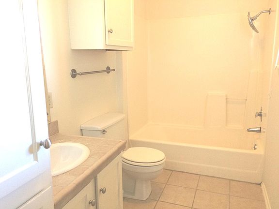 4th image of 3636 Greenacres Dr #136