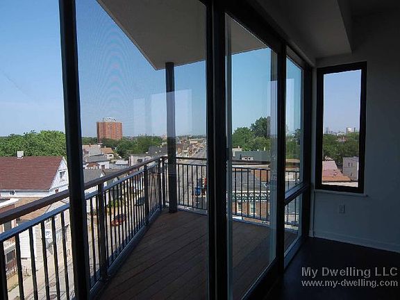 4th image of 2440 S Kinnickinnic Ave APT 104