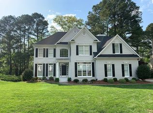 105 Peckskill Ct, Cary, NC 27519