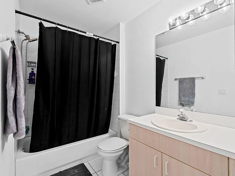 111 Weybridge Cir — Photo 32