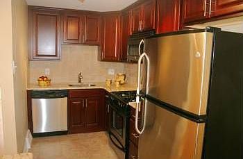 4th image of 1363 Westbury Dr
