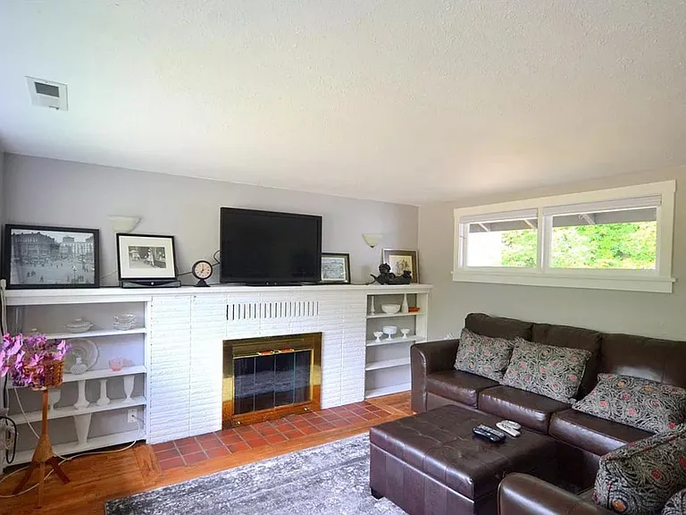 3943 NW Munson St — Photo 6