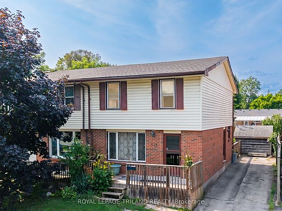 4th image of 220 Admiral Dr
