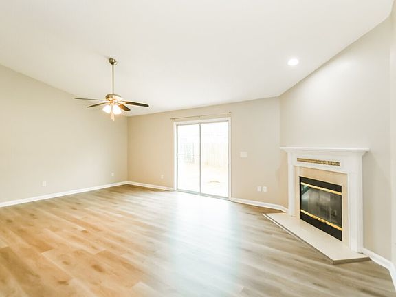5th image of 3794 Blackthorn Ct