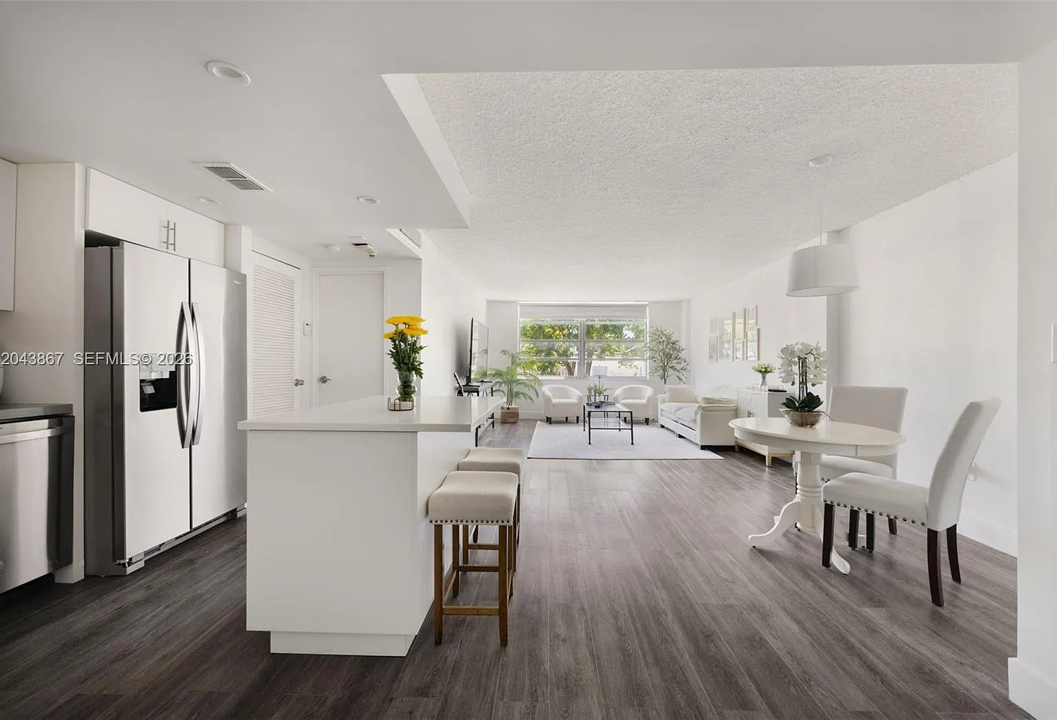 Brickell Biscayne Condo — Photo 1