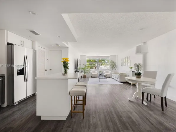 150 SE 25th Rd APT 2J, Miami, FL 33129