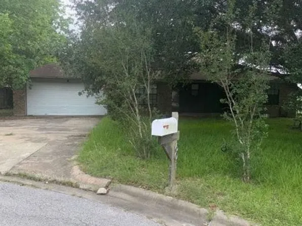 601 Wades Way, Navasota, TX 77868