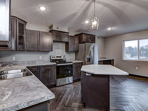 3rd image of 1000 N Hillcrest Pkwy #104
