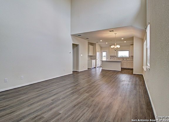 5th image of 2048 Cowan Dr