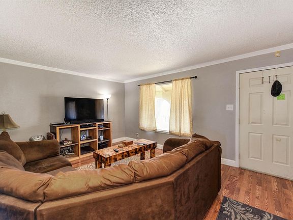 4th image of 4057 Karl Dr