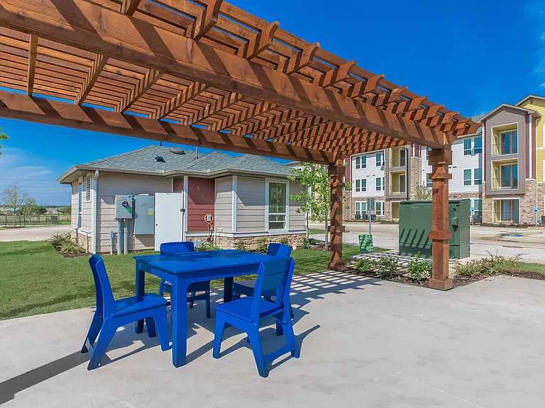 McKinney Falls Apartments — Photo 28