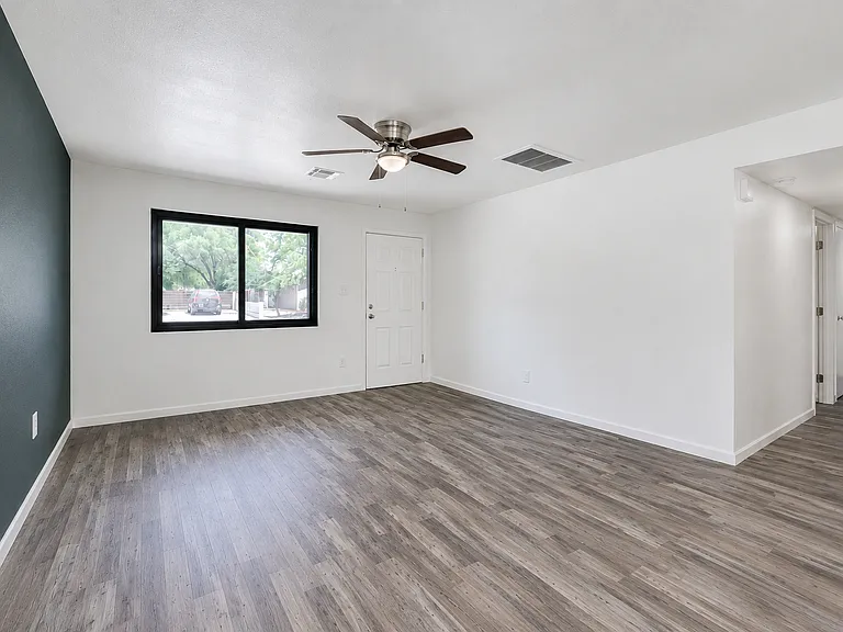 1221 E Henry St — Photo 19