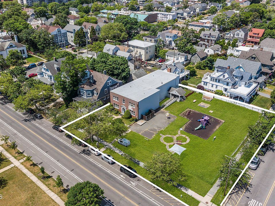 1st image of 907 Grand Avenue