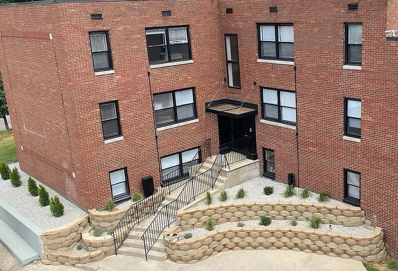 1 bed, $995 — Photo 2