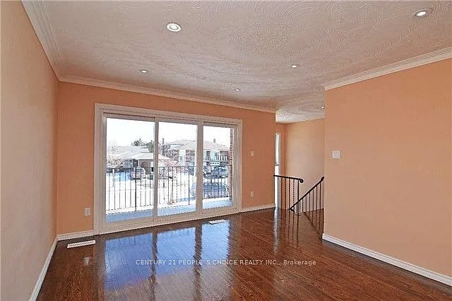 7288 Sigsbee Dr — Photo 1