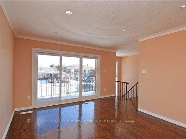 7288 Sigsbee Dr, Mississauga, ON L4T 4A2