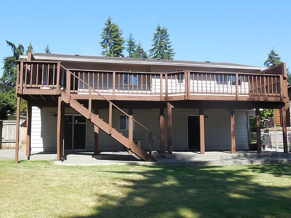 2nd image of 10 Woodcrest Dr