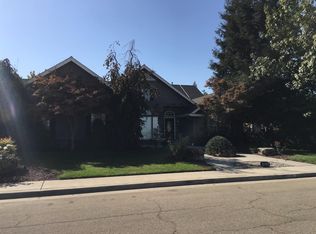 2110 Howard St, Kingsburg, CA 93631