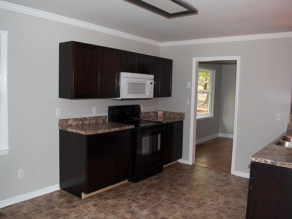 5th image of 160 Kaylor Cir