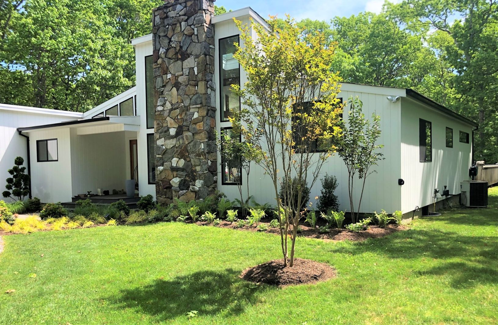  Side yard
