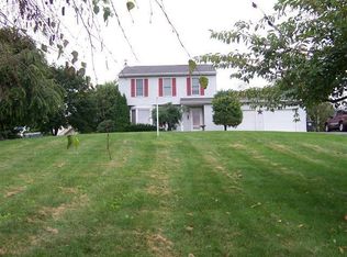 6767 Old Grange Rd, Slatington, PA 18080