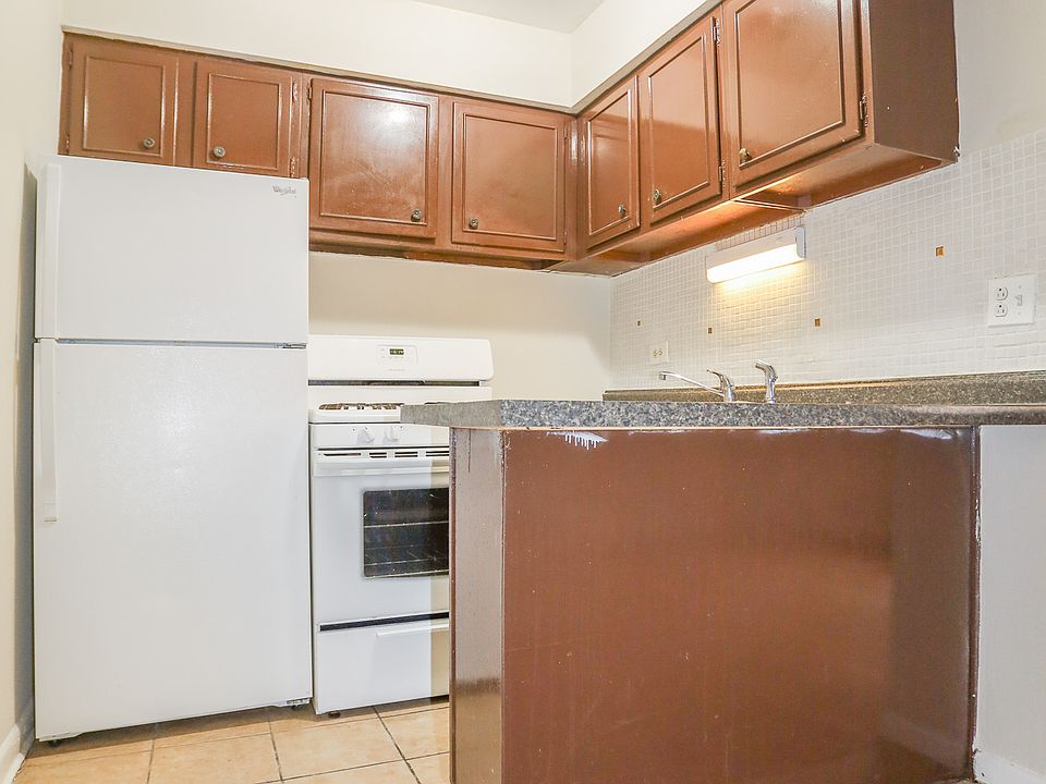 1st image of 6010 N Winthrop Ave APT 306