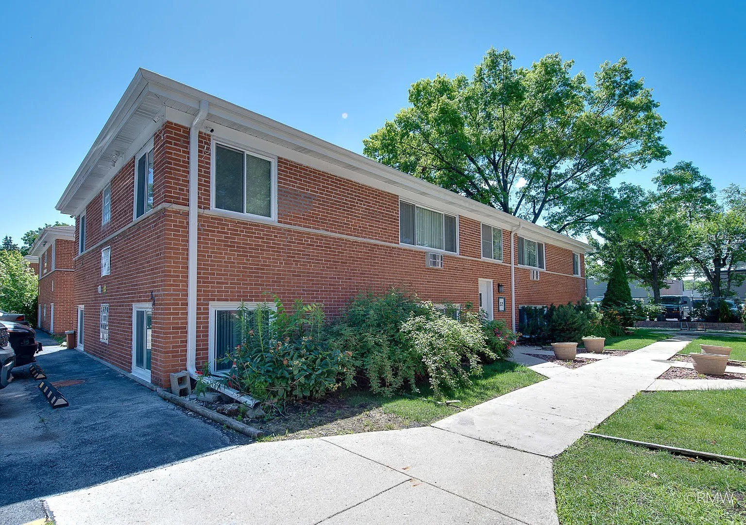 2 bed, 655 sqft, $1,850 — Photo 1