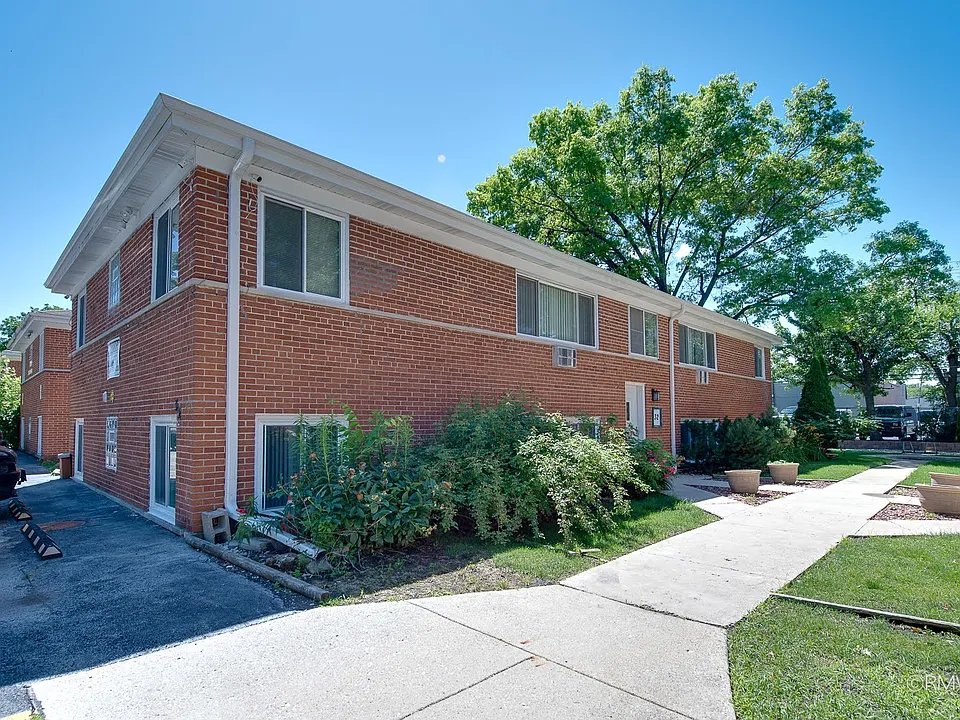 32 N Main St #1S
