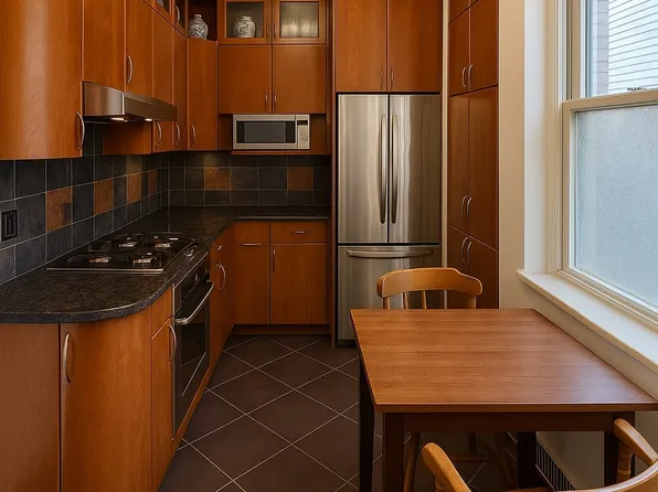 1560 East 18th Street image 2 of 11