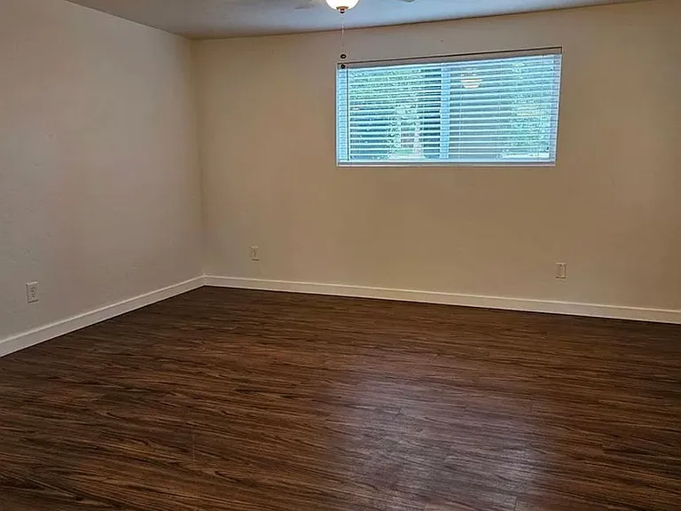 3906 W Albion St — Photo 11