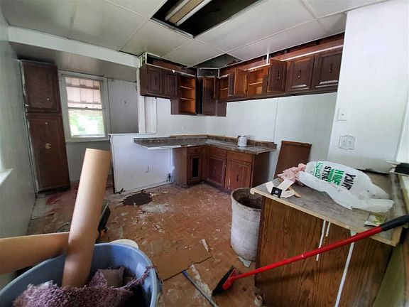 3rd image of 425 S Westmoreland Ave