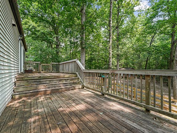 2nd image of 2025 Shenandoah Rd