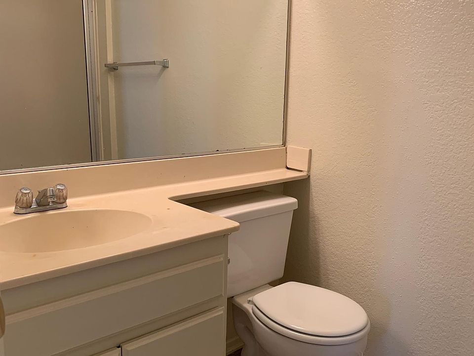 1st image of 1026 Roswell Ave #4