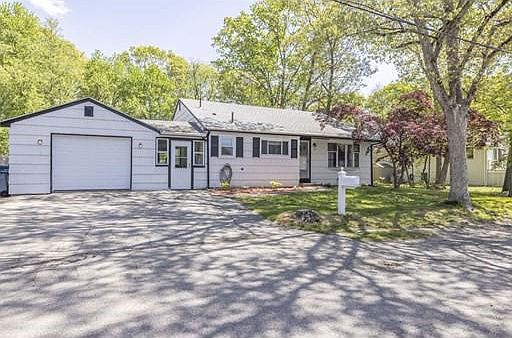 2nd image of 10 Alden Ave E
