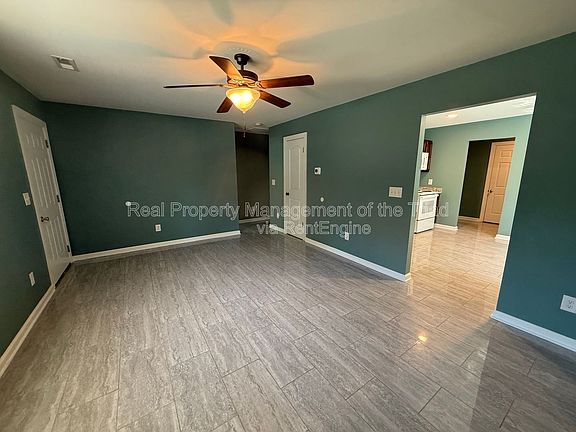 3rd image of 600 Tipperary Dr