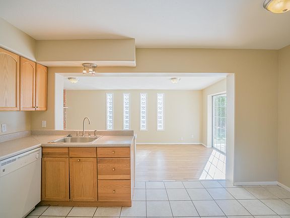 5th image of 2027 W Aster Dr